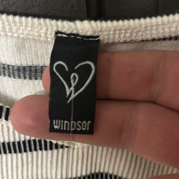 Windsor off the shoulder long sleeve tunic size small white and black - Picture 3 of 6